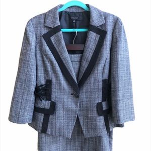 ⬇️✨ Nine West Suit ✨